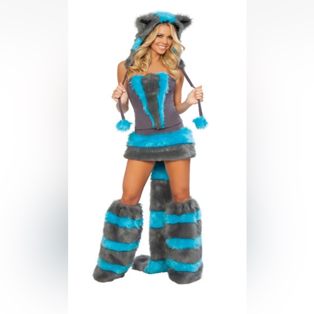 HELP LOOKING FOR THIS JD VALENTINE COSTUME